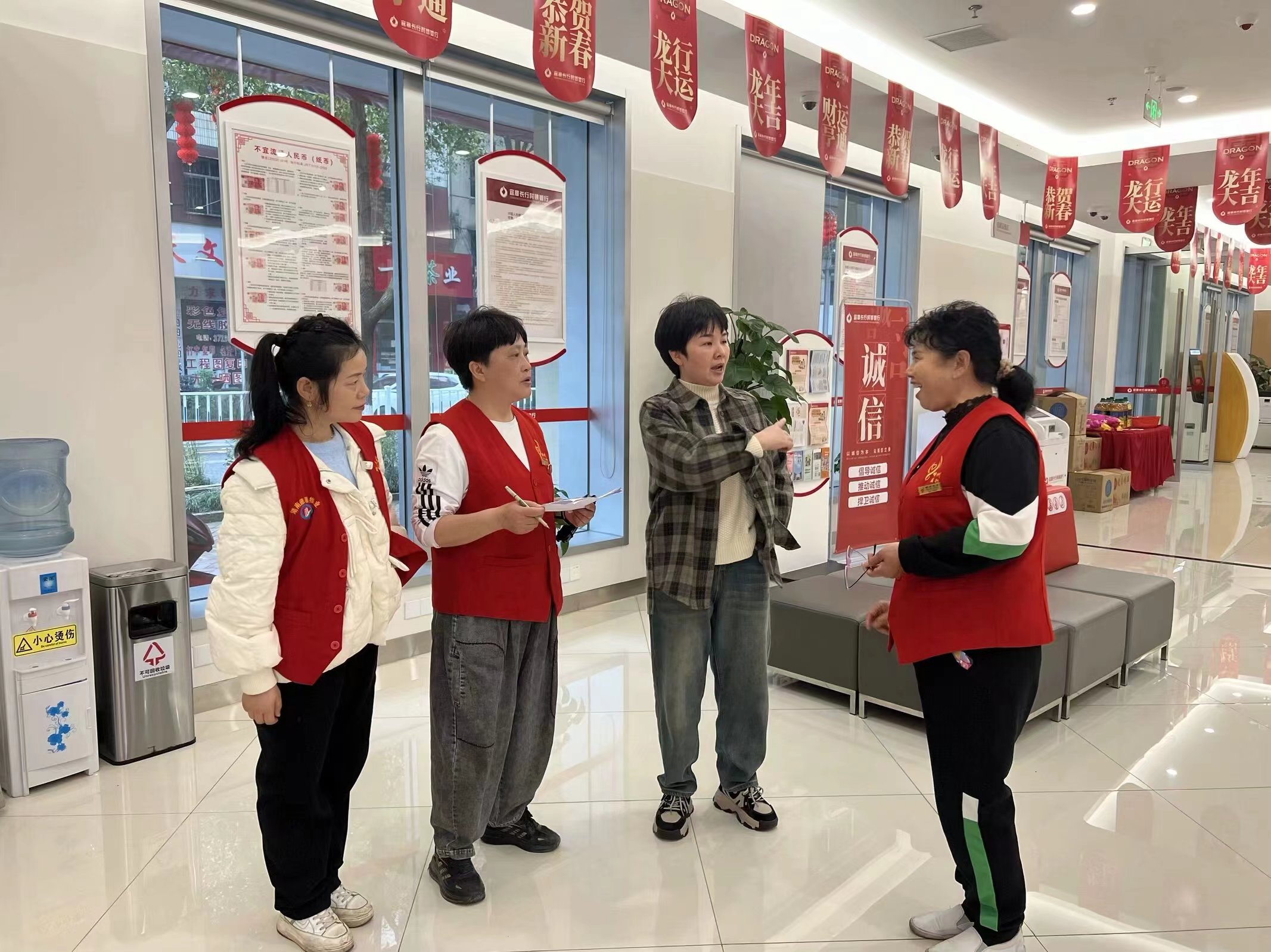 点击新窗口打开大图