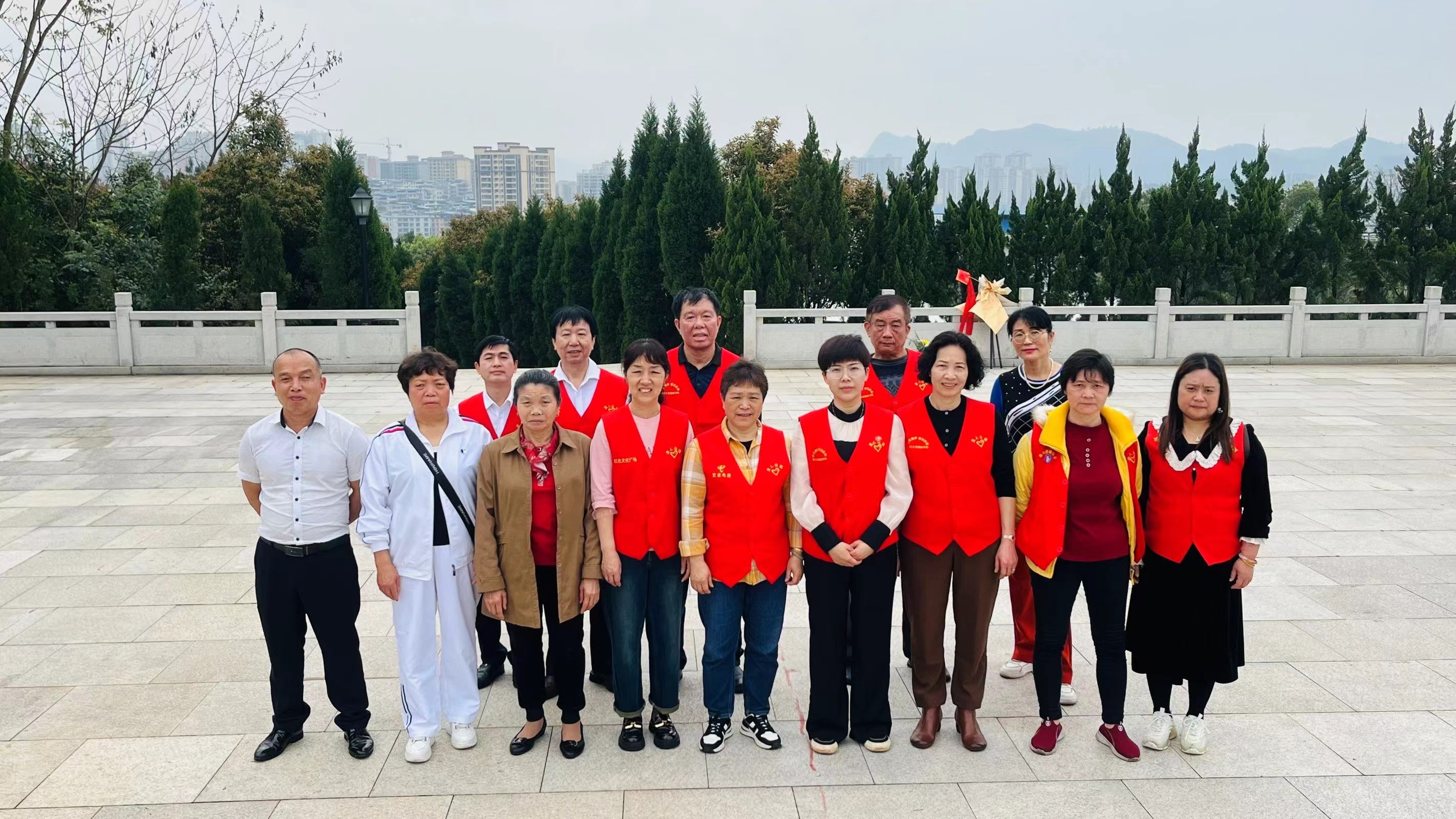 点击新窗口打开大图