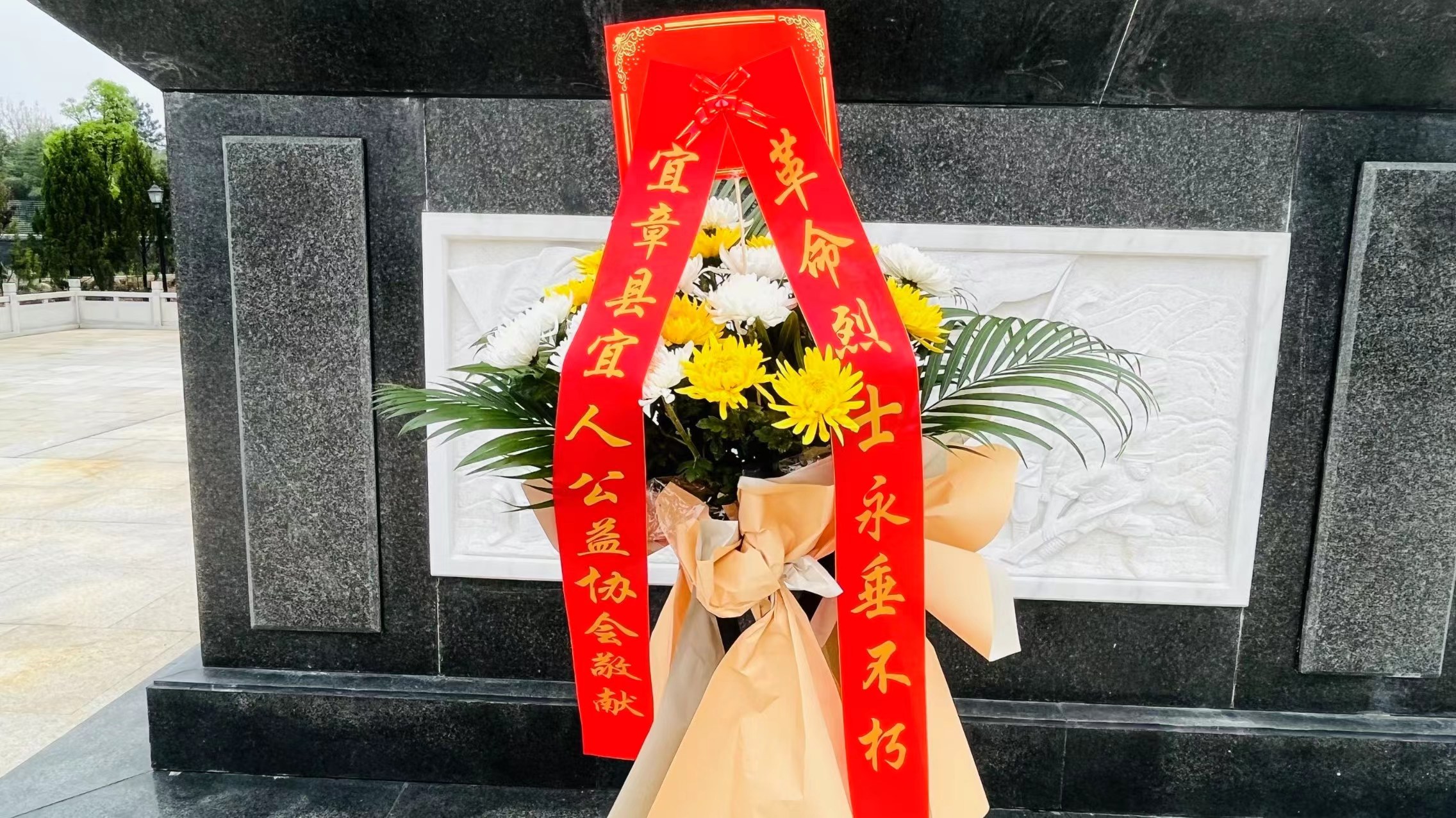 点击新窗口打开大图